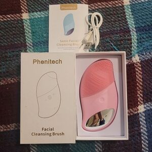 Phenitech Sonic cleansing face brush